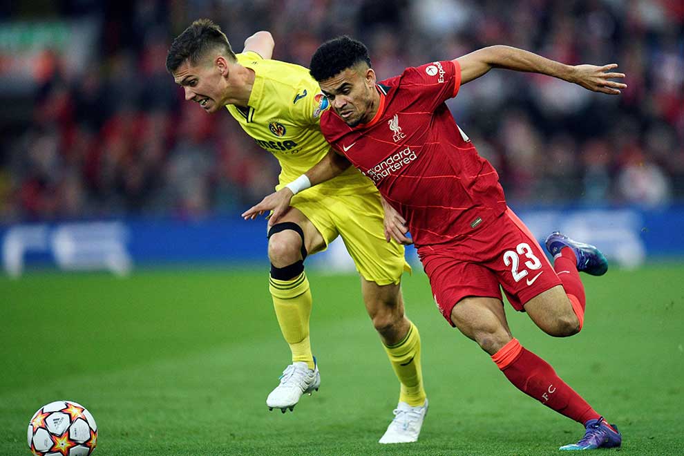 Liverpool roll over Villarreal to close in on Champions League