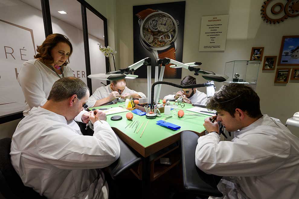 Watchmakers tinker with new materials to draw new buyers